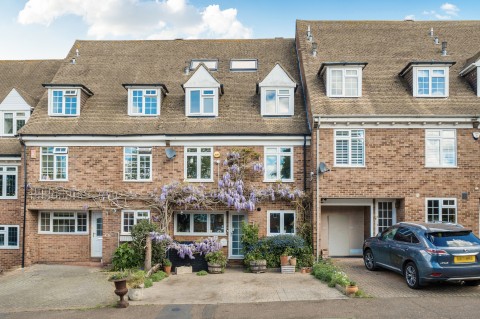 View Full Details for Lyndhurst Rise, Chigwell