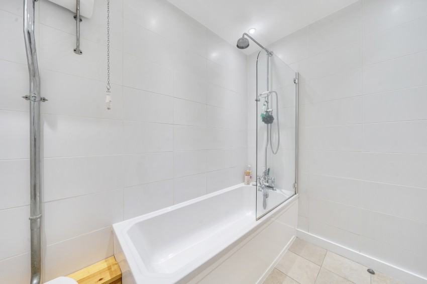 Images for Lyndhurst Rise, Chigwell