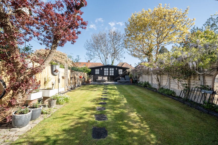 Images for Lyndhurst Rise, Chigwell