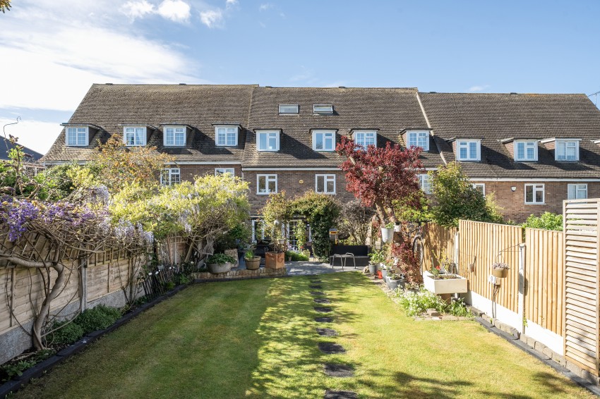 Images for Lyndhurst Rise, Chigwell