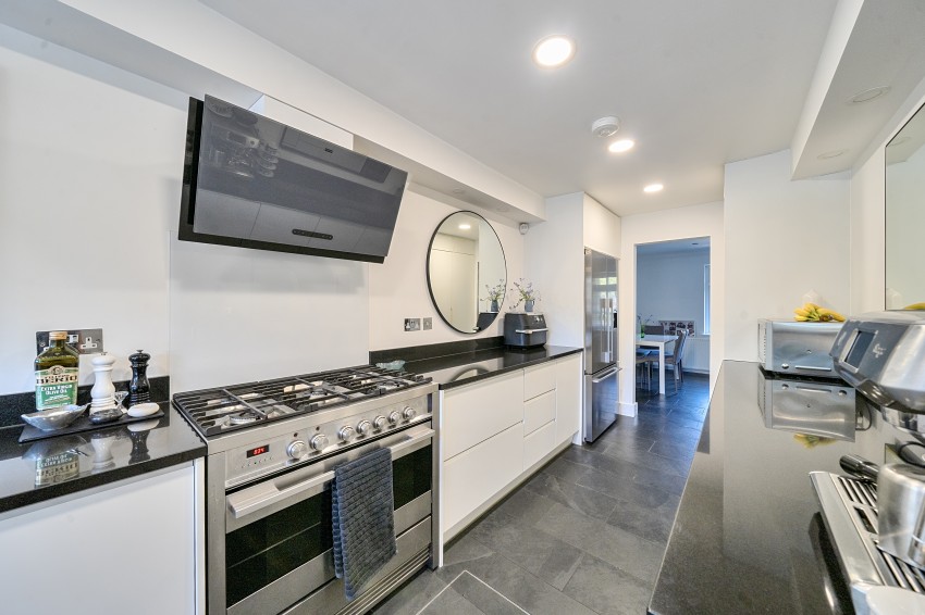 Images for Lyndhurst Rise, Chigwell