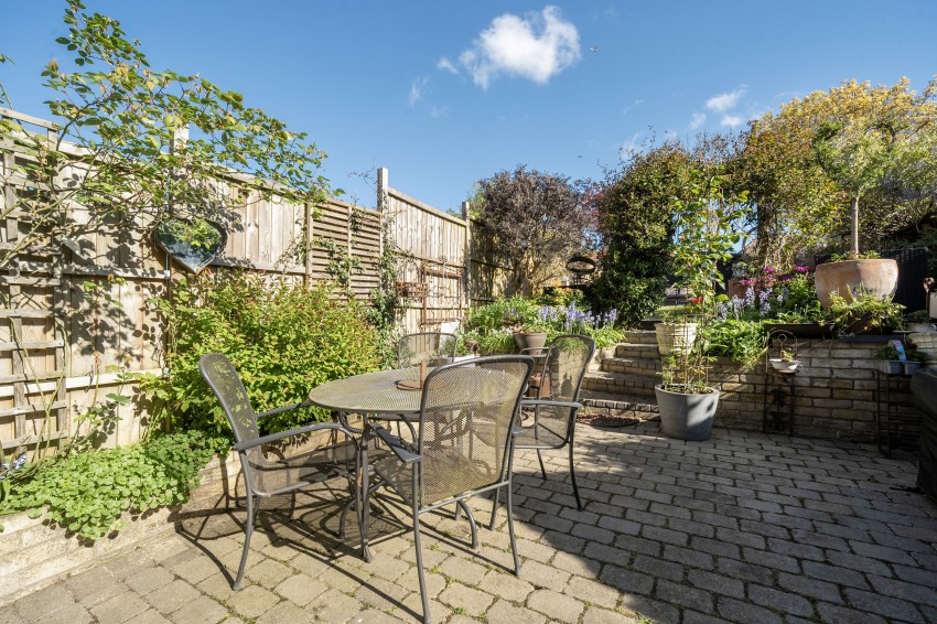 Images for Lyndhurst Rise, Chigwell